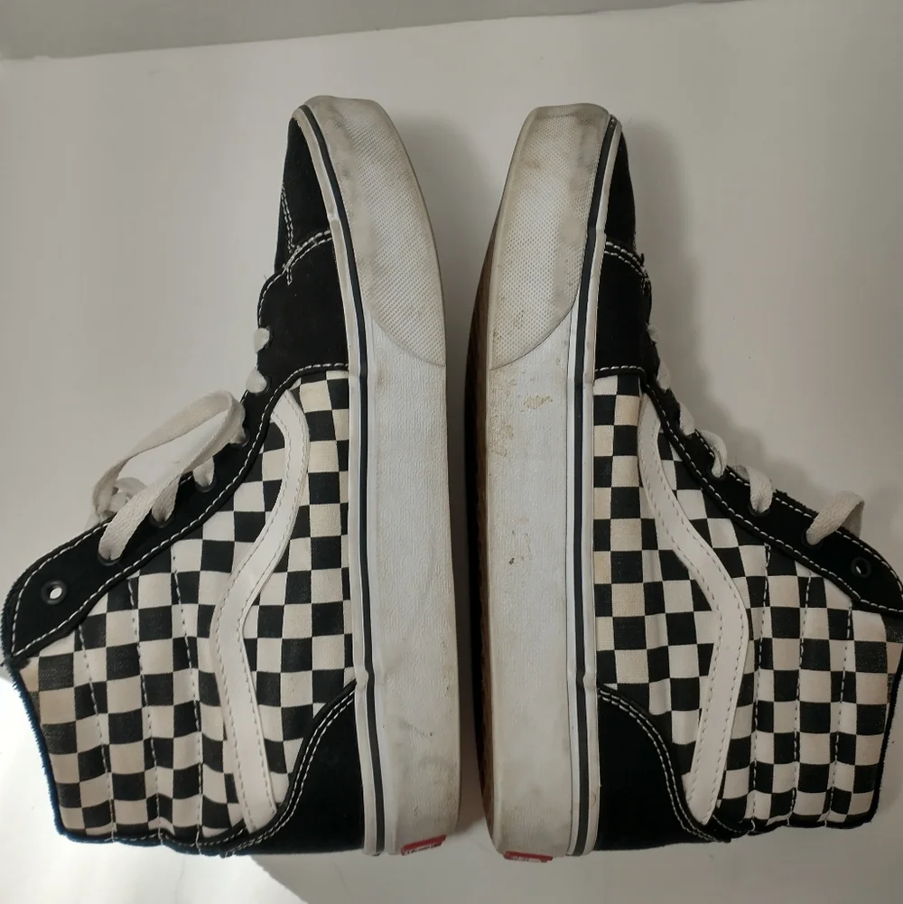 Vans Mens Black and White Checkered Hightop Sneakers, Euro‎ Size 38, Punk